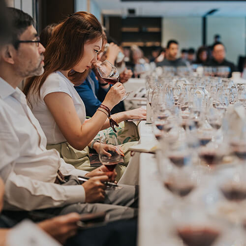 Decanter page 2025 image 3